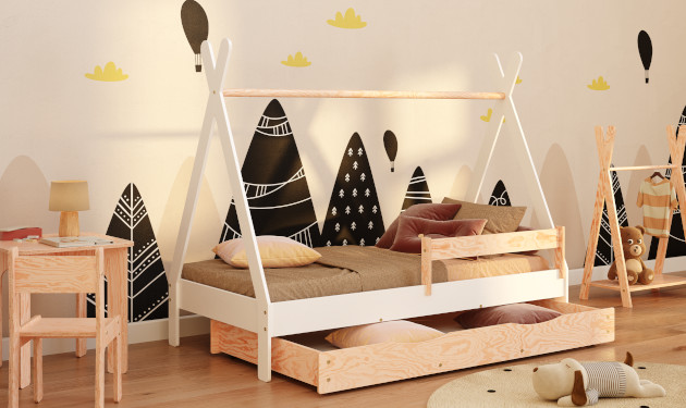 Drewniane łóżko domek w stylu TIPI z szufladą wykonane ze sklejki sosnowej w kolorze białym